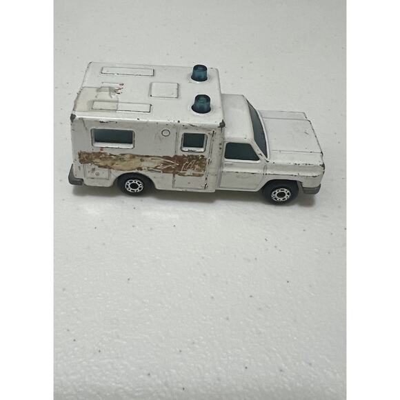 VINTAGE Matchbox Superfast Ambulance No. 41 Made in England 1977 Lesney - Picture 1 of 6